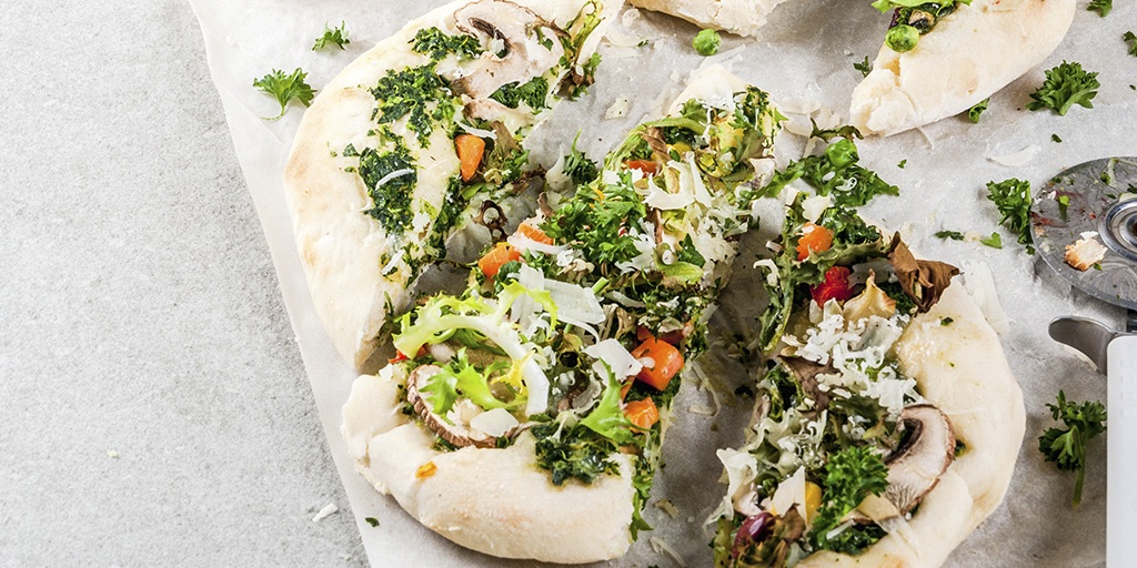 ACampolor's tweet photo. Hoy te vamos a enseñar a preparar una pizza vegana y saludable a tu medida. 🍕🤤

👉 Te dejamos a continuación el link del artículo:
https://t.co/pxxJiN8AUt
⠀
Cuéntanos en comentarios cuáles son tus ingredientes favoritos para ponerle a tu pizza casera. 👇👨‍🍳
⠀
#mesdemayo https://t.co/QnMDqiO5ZP