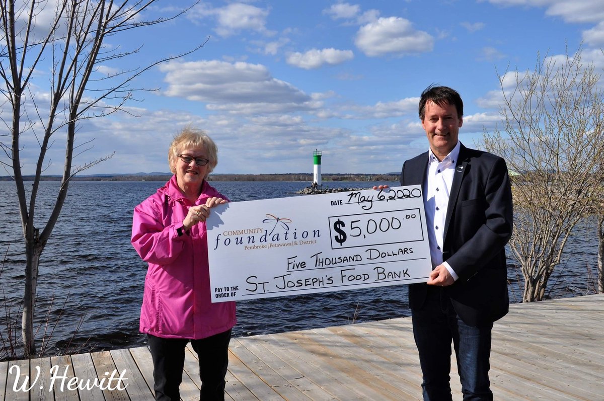 PPDCFoundation's tweet photo. The Foundation has gifted $5,000 each to the Petawawa Pantry Food Bank, The Grind, St. Joseph’s Food Bank and Saint Vincent de Paul’s Soup Kitchen to support one of the community's greatest need, food security. #givingthatgrows https://t.co/bWPFoWQnS4