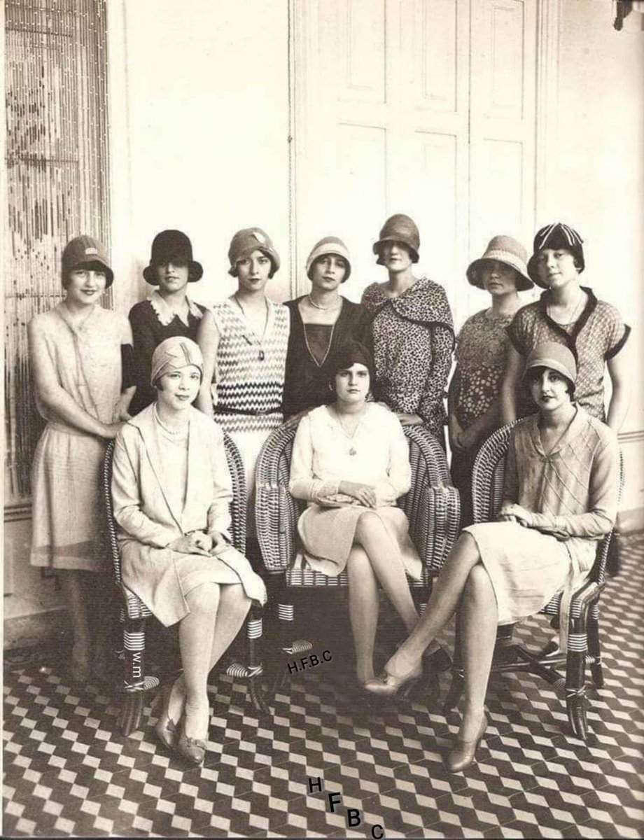 HistoriaFotBog's tweet photo. La bella moda Bogotana a mediados de los 30. https://t.co/YRYubIJGoh