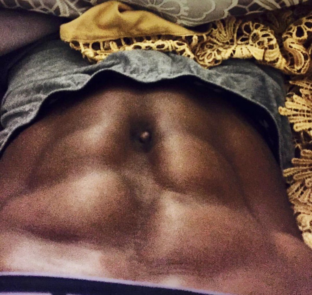 fitnessdiva3000's tweet photo. #abshot #fbf #missthegym https://t.co/wMuXnTicDC