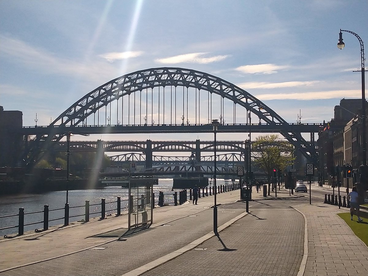 TourswithLaura's tweet image. Same scene today- Robert Stephenson's High Level Bridge spans the Tyne Gorge- built to carry the railway link towards Scotland, the canny Geordies incorporated a second level for vehicles and pedestrians with a toll.
It's Grade I listed, still used today- my favourite bridge!