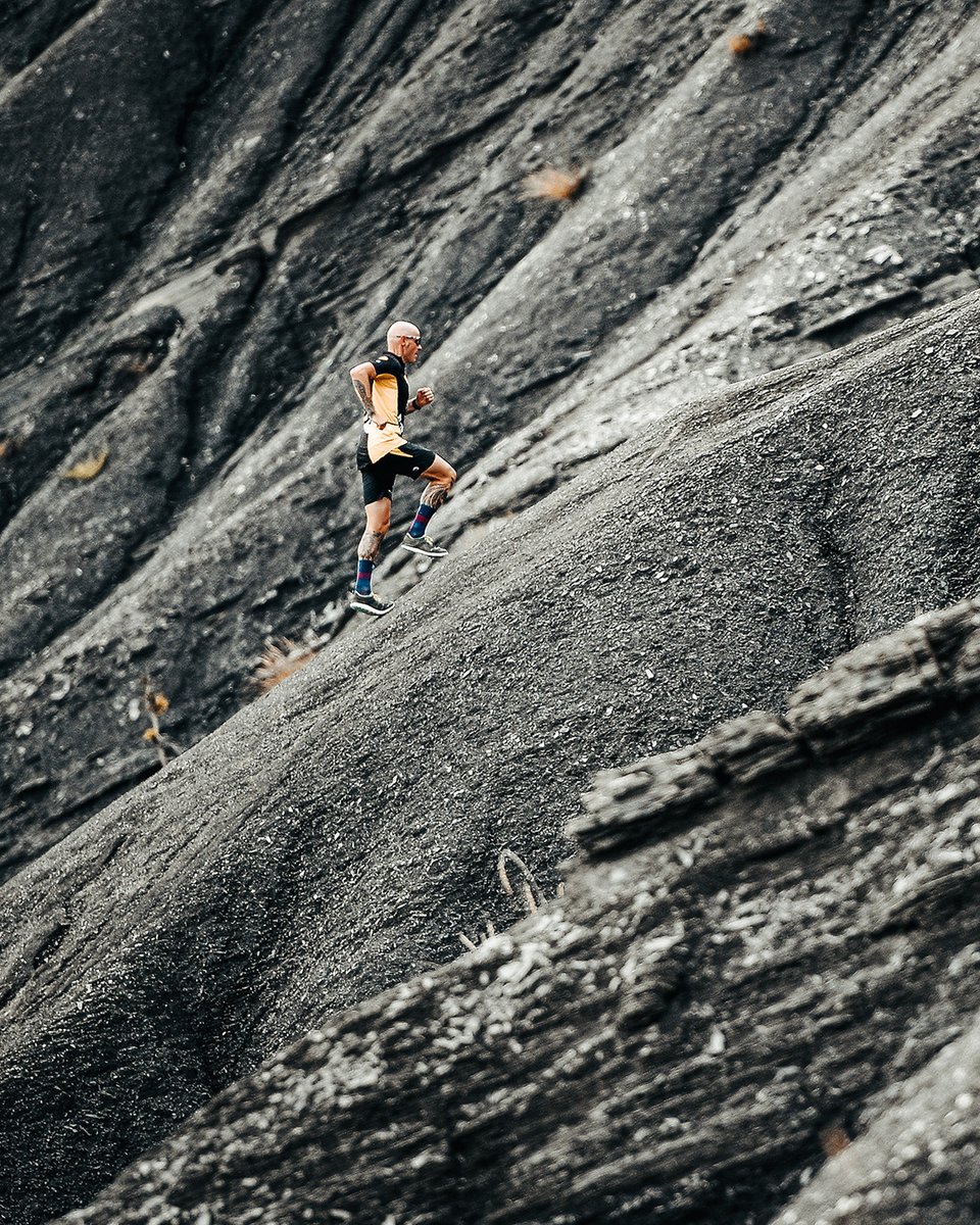 JulboEyewear's tweet photo. “Basically, running is a mind game”👌
Discover the story of @GediminasGriniu above and beyond the great athlete he is🏃
👉 https://t.co/oYPK135UbH 👈
#julbo #TheFirstSecond #julboathlete
📷Benjamin Becker https://t.co/olVEQWKZKw