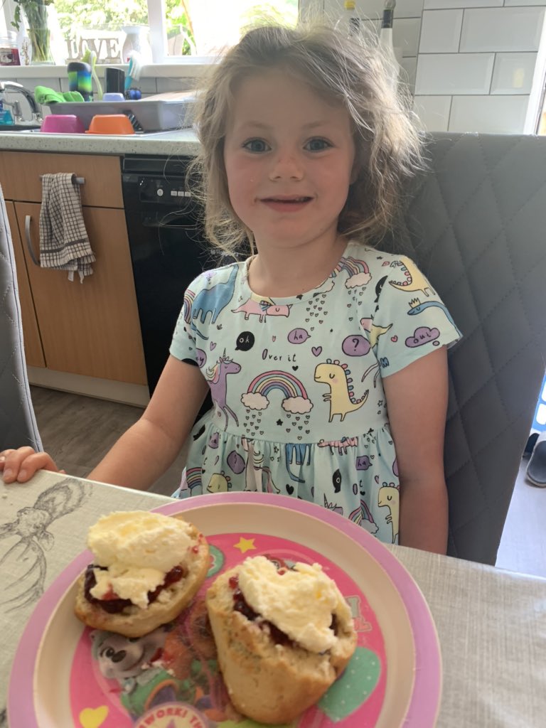 Carlykinsss's tweet photo. @SandyLaneYearR @sandylaneyr5 Ocean-Mai &amp; Harrison have been busy making cherry homemade scones and there own VE Day bunting and posters ❤️ https://t.co/v5XM76PvlC