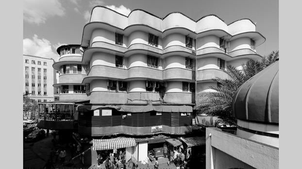 fraisku's tweet photo. #ViernesDeArte
Desde 2009 el fotógrafo #JeanMolitor rastrea las conexiones globales y el intercambio e influencia de la #Bauhaus a nivel mundial,
que presenta en su serie:
‘Bau1haus-die moderne ín der welt’,
Y libro publicado en 2018,
📷 1-2,Guatemala-1935
��� 3 Helsinki-1933 https://t.co/SsMxmZPEc5