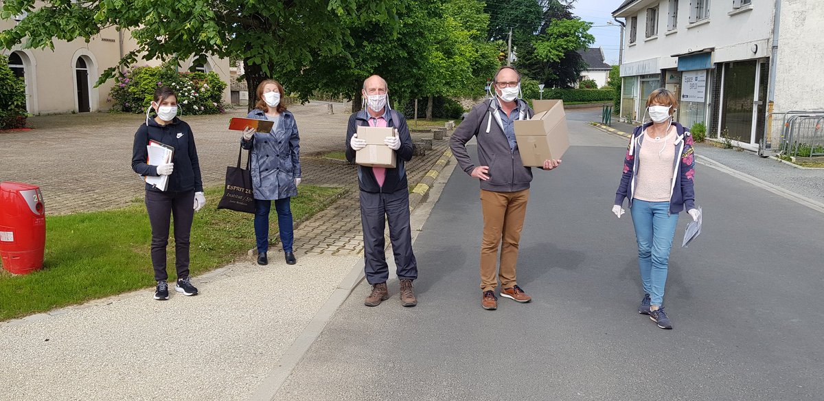 YannickBORDE's tweet photo. #maymasque 6650 masques de @lamayenne distribués aux Berthevinois aujourd'hui par 30 élus et 70 bénévoles #Covid_19 #Deconfinement11Mai @olivierrichefou @SGT_Corinne @PMorisset @BRETON_D @alexand34570776 @denissf53 @PierreetAudrey @AngotCecile @AnneGhyselen @MurielleMillet https://t.co/FhTTqmjRJP