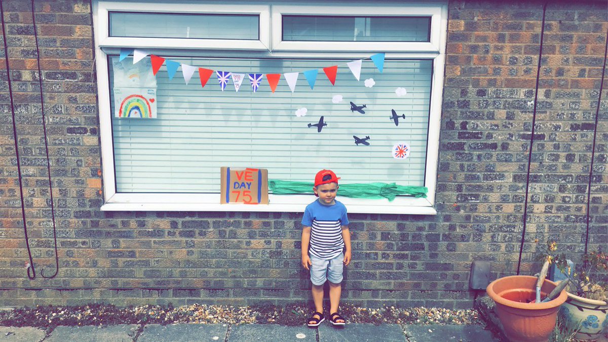 1stacey6's tweet photo. @romillypsrecep VE Day window display I hope you all have a good day celebrating 🇬🇧 #VEDay75 https://t.co/cXKuoSiikL