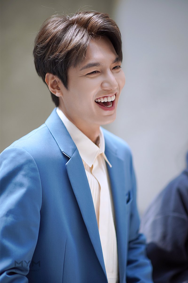 KareenVieyra's tweet photo. Su sonrisa... 😍💕💖 #이민호 #TheKing #AlwaysWithLMH https://t.co/ToeGe6VzrL
