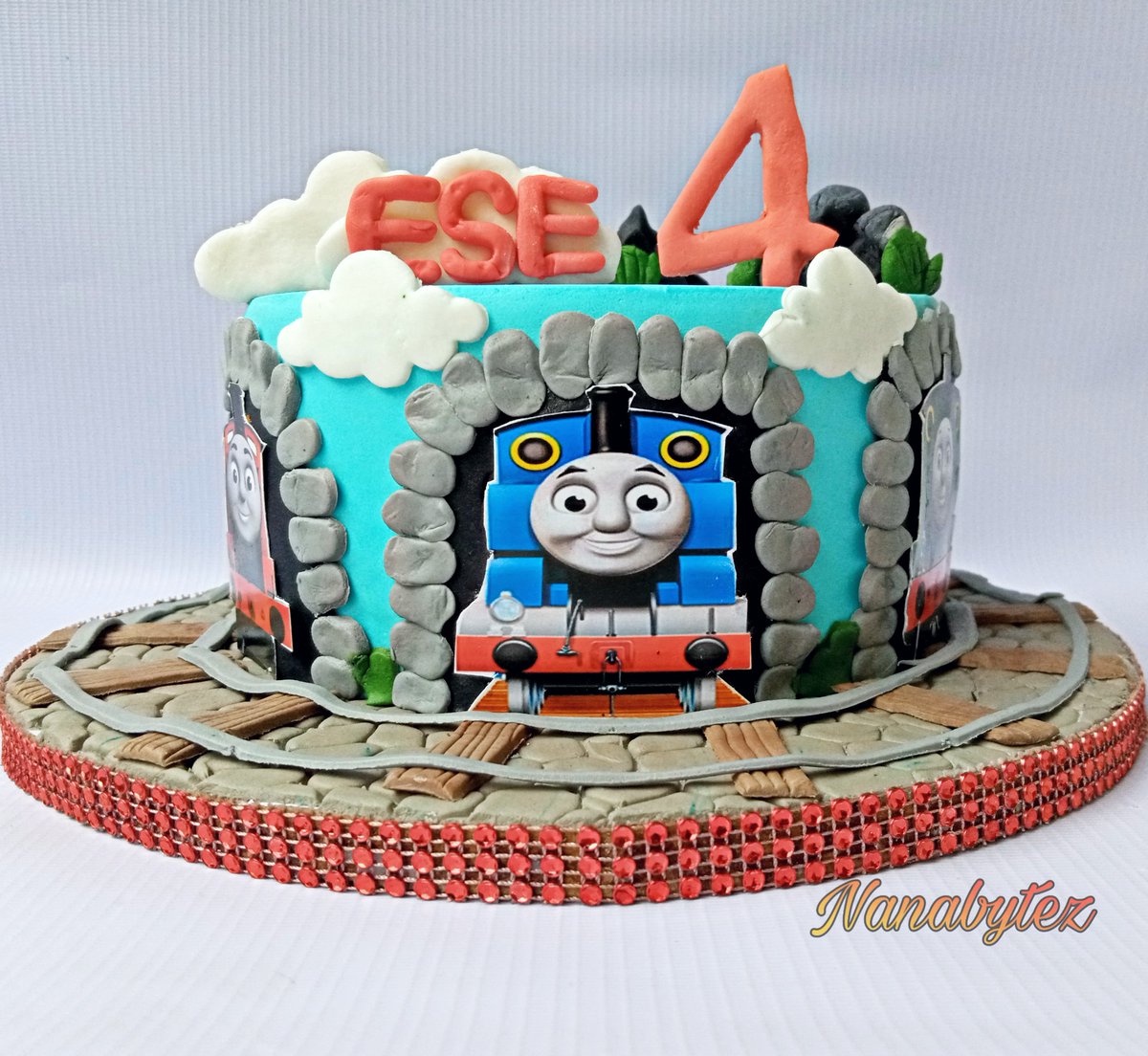 Nanabytez's tweet photo. #thomasandfriends #thomasandfriendscake #kidscake #childrencakes #childrencakeideas #childrencake #cakeforboy #cakeforboy #jimjam #nanabytez #cakephotography #asabacakes #asababaker #deltastatebaker #madeindelta #deltastate #ediblecake https://t.co/637TQ0lqt2