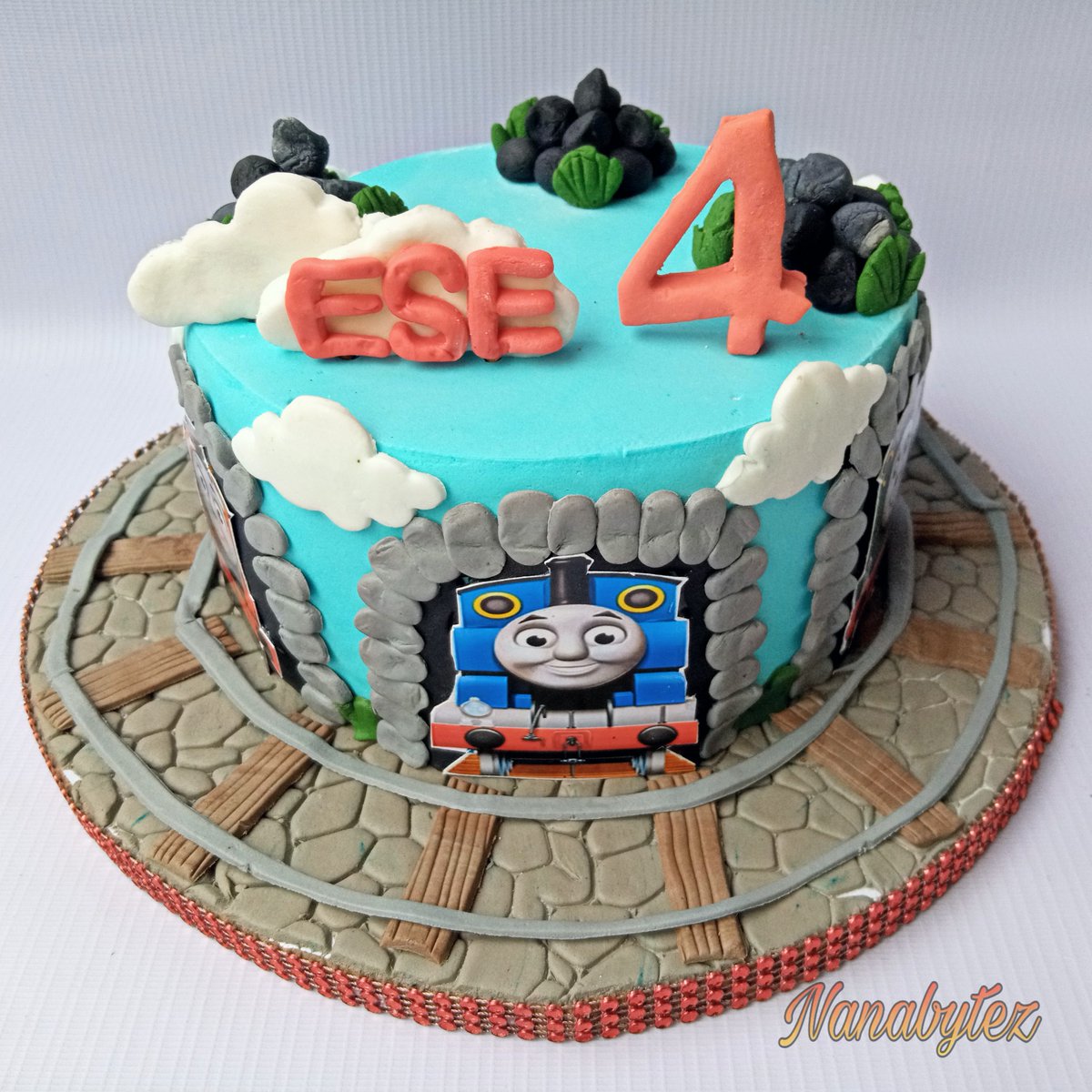 Nanabytez's tweet photo. #thomasandfriends #thomasandfriendscake #kidscake #childrencakes #childrencakeideas #childrencake #cakeforboy #cakeforboy #jimjam #nanabytez #cakephotography #asabacakes #asababaker #deltastatebaker #madeindelta #deltastate #ediblecake https://t.co/637TQ0lqt2