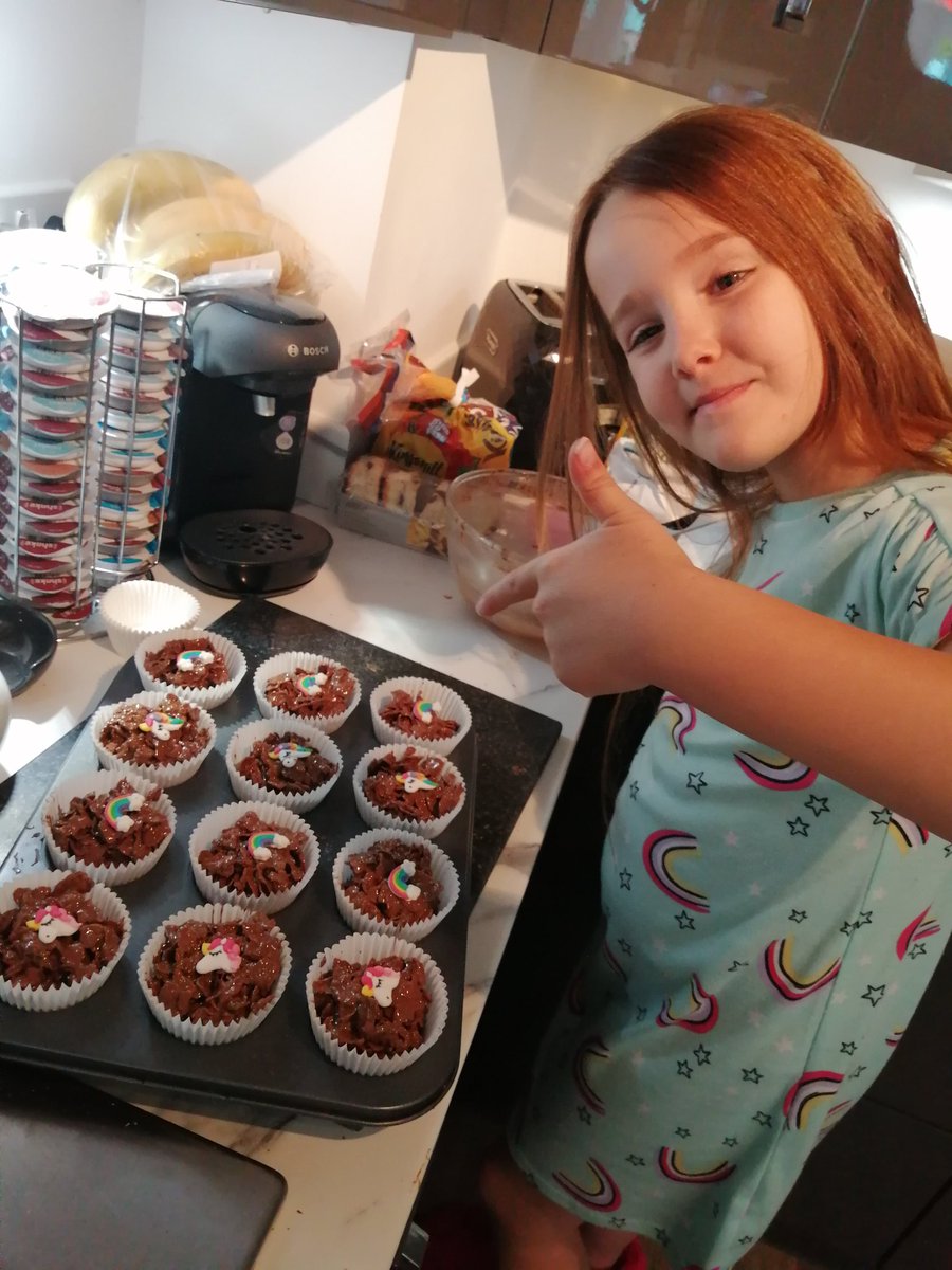 .<a href="/stbedesinfants/">St Bede's Infants</a> Chloe is preparing for our socially distant street party to celebrate #VEDay75..cornflake cakes with rainbows and hand made union jack bunting! #staysafe