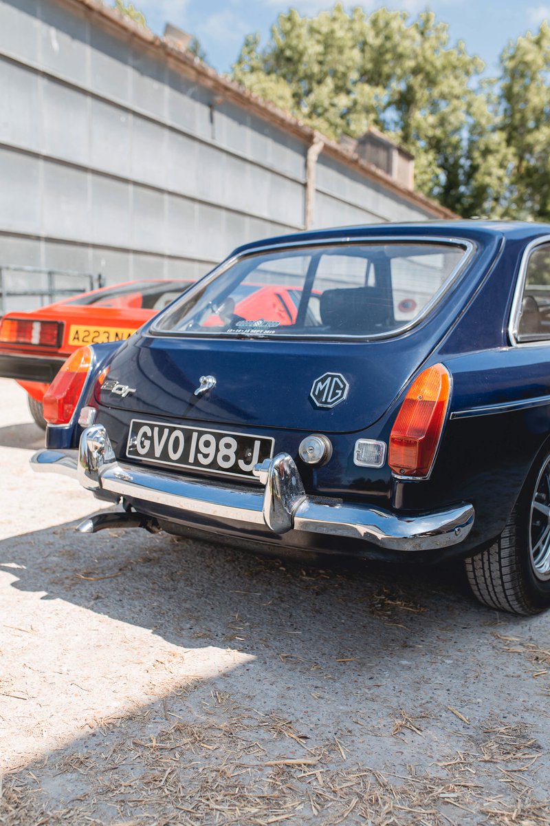 RNGClassics's tweet photo. V for VICTORY 🇬🇧✌🏼
.
.
.
📸 @carscenelondon @rngclassics 
#ve #veday #british #redwhiteandblue #classics #vintage #classicdriver #classiccars #classiccarsdaily #supercar #70s #80s #tribute #lotus #lotusdriversclub #triumph #spitfire #mg #mgownersclub https://t.co/bNTtoolSzW