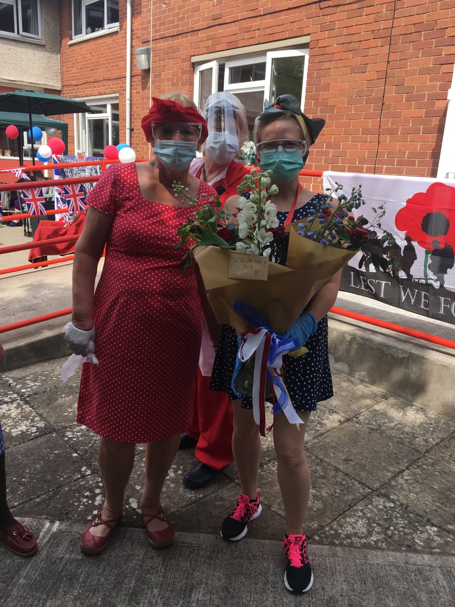 KellyLat's tweet photo. @romillypsyear6 @romillypsff @romillypspta  Today Maisie and her florist mum donated a VE Day themed bouquet to the safe and residents of Cartref Portceri on behalf of the all the year 6 children, they were all enjoying the party celebrations 🇬🇧❤️🤍💙🇬🇧 https://t.co/A2ZU0Pm7Zr