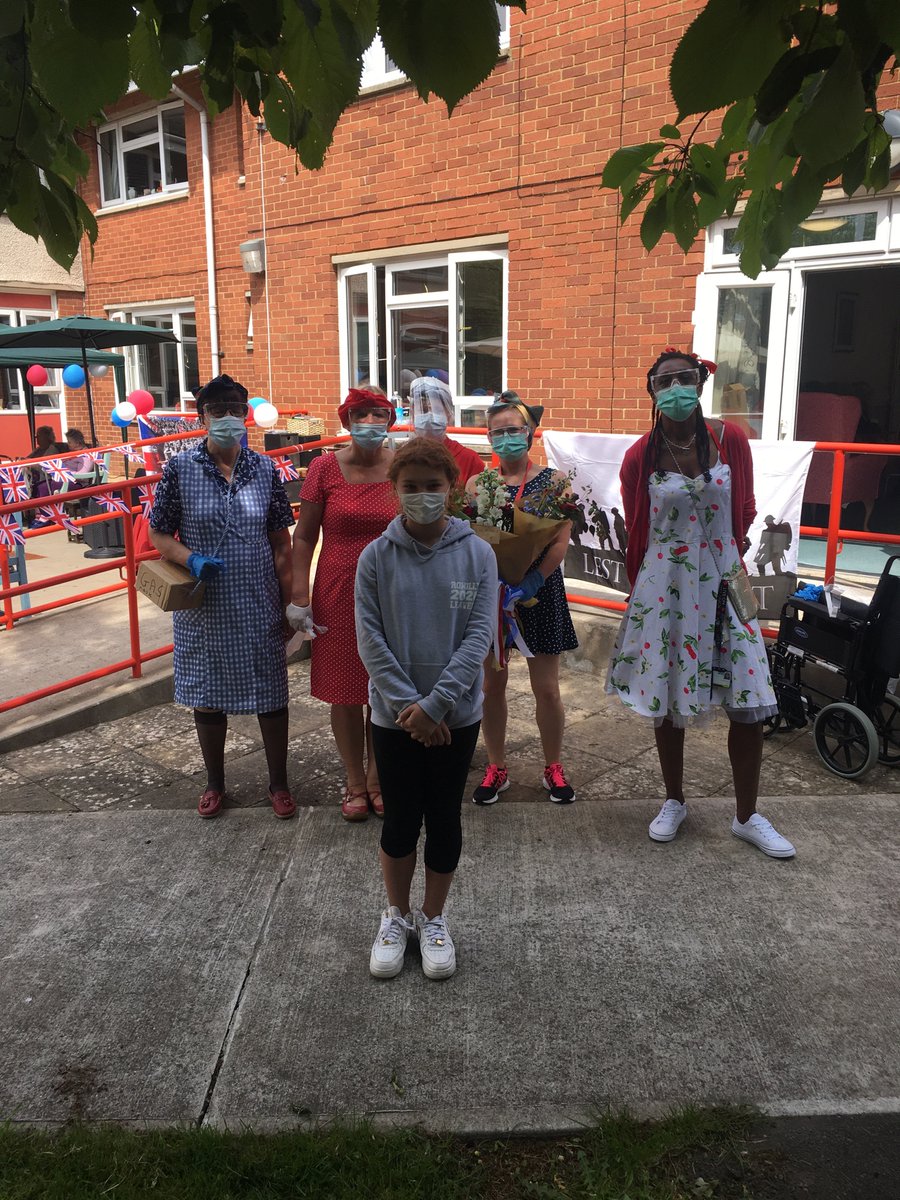 KellyLat's tweet photo. @romillypsyear6 @romillypsff @romillypspta  Today Maisie and her florist mum donated a VE Day themed bouquet to the safe and residents of Cartref Portceri on behalf of the all the year 6 children, they were all enjoying the party celebrations 🇬🇧❤️🤍💙🇬🇧 https://t.co/A2ZU0Pm7Zr