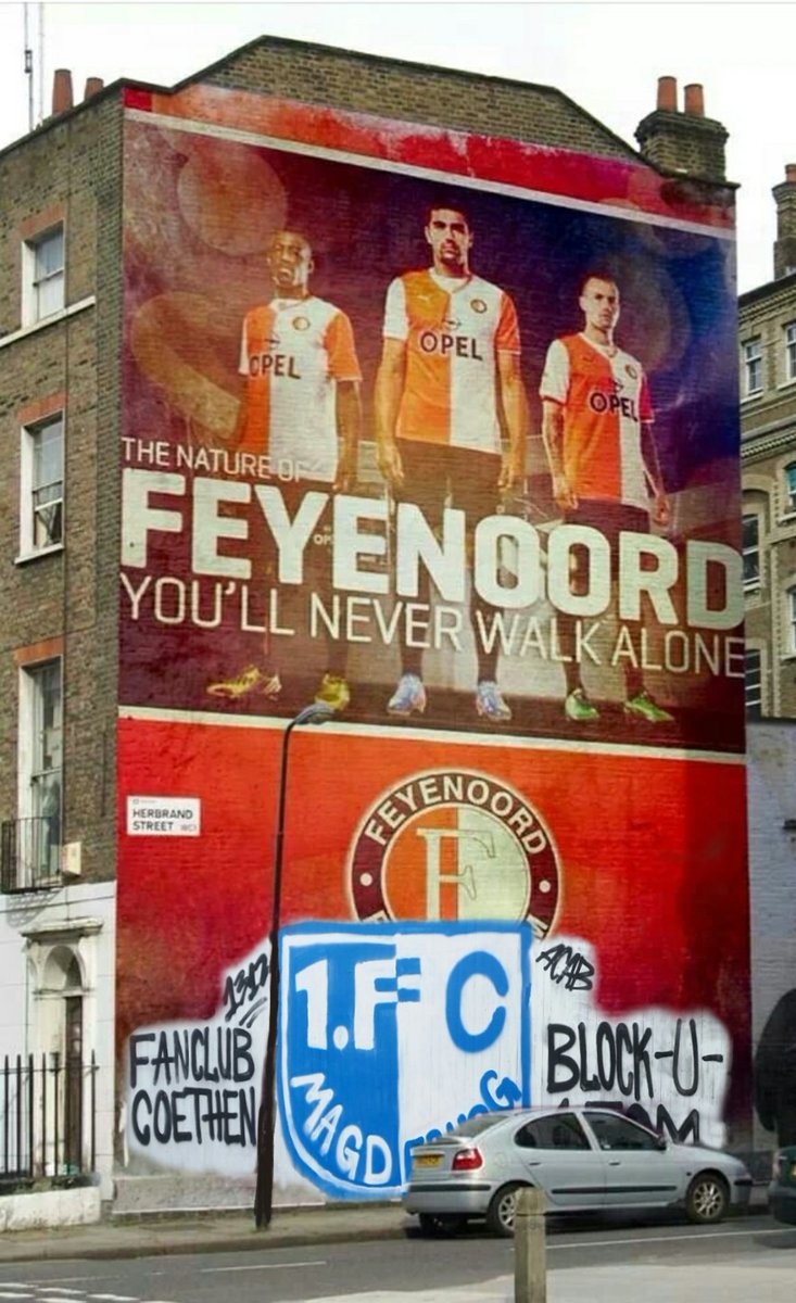 block_u's tweet photo. Das von der Clubführung verordnete Leitbild für künstlerisches Schaffen im Rahmen des Europapokals wurde durch die Anhänger des @1_FCM ordnungsgemäß umgesetzt. Die Clubleitung zeigt sich zufrieden und läutet mit einem dreifachen „Sport frei!“ die heiße Phase am Bierstand ein. https://t.co/sPyQUZMT7A