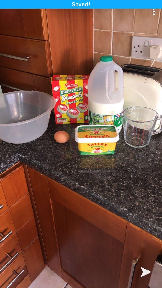 Girl_Talk_UK's tweet photo. Baking with my little brother is the best♥️ https://t.co/i664YqHef7