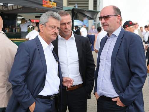 Das von der Clubführung verordnete Leitbild für künstlerisches Schaffen im Rahmen des Europapokals wurde durch die Anhänger des <a href="/1_FCM/">Magdeburg Depre II</a> ordnungsgemäß umgesetzt. Die Clubleitung zeigt sich zufrieden und läutet mit einem dreifachen „Sport frei!“ die heiße Phase am Bierstand ein.