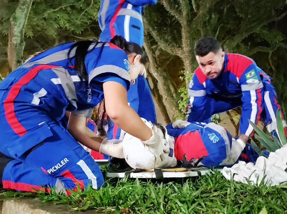 PicklerTeam's tweet photo. Nossos #socorristas #resgatistas são #treinados em diversas situações #realísticas.
https://t.co/H3fUPkvqFY

#ambulancia #sav #utimovel #sbv #urgencia #emergencia #saude #vida #vida24h #emergencia24h #rescue #paramedic #salvavidas #primeirossocorros #emergenciamedica https://t.co/zCrzeoTshO
