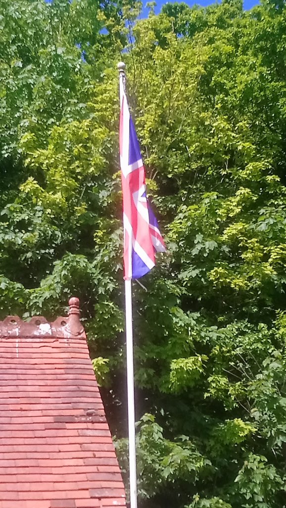 GrittletonCC's tweet photo. Today we should have been playing our third game of the season, welcoming @AntaresCC on tour.
Yet again, as were the last 2 Sundays, when we should have been hosting Didmarton and @HillesleyCC it's a beautiful day for #cricket
#LockdownFrustration #CricketFamily #VEday75 https://t.co/bXDk1JEjpW
