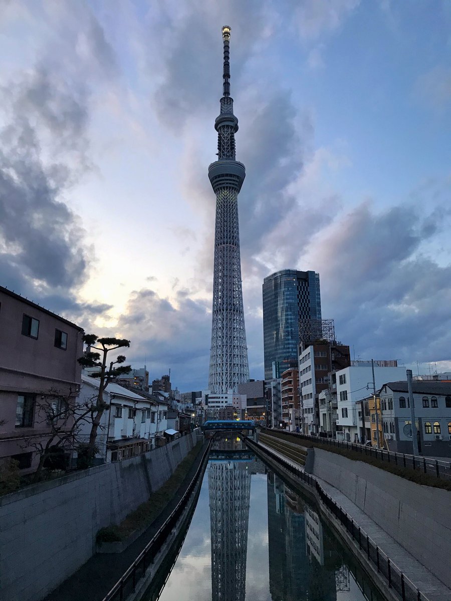 ただいま〜♪
仕事は二日間だったのに、長く感じたのはなぜだ(^ ^)

#いつかのスカイツリー