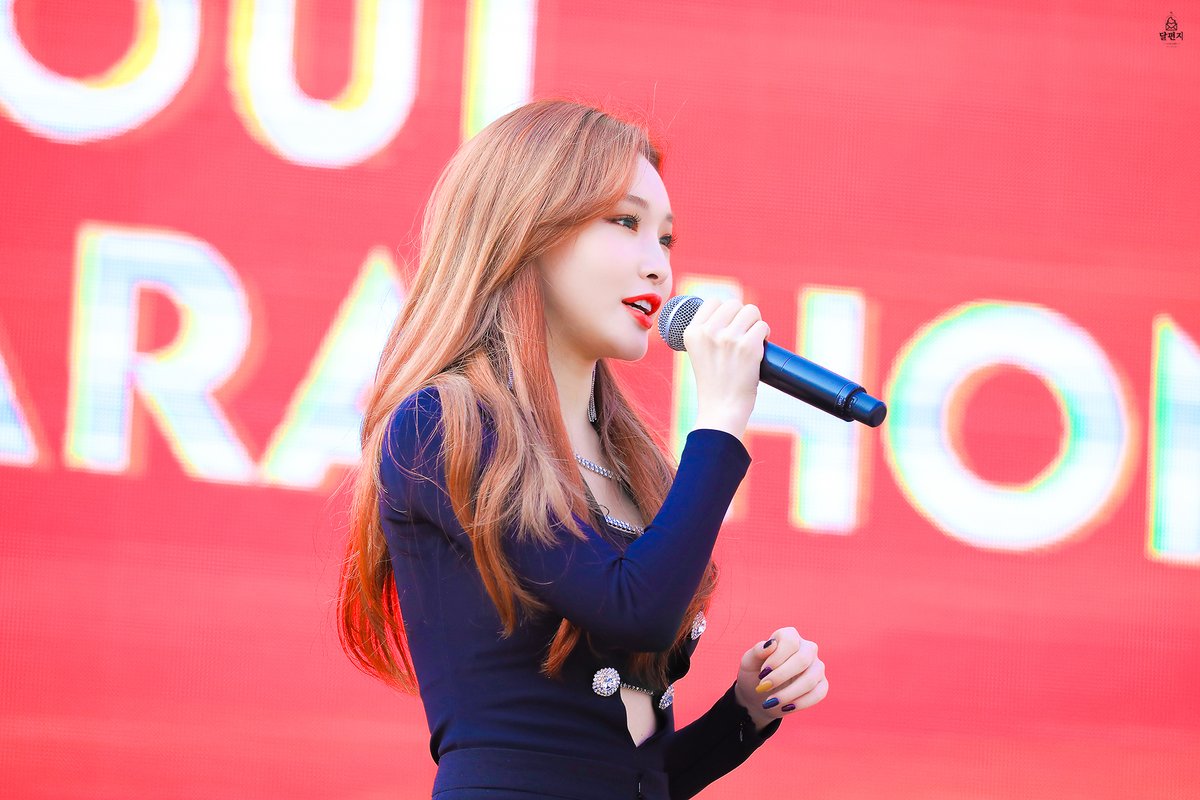 beyoursparkle_'s tweet photo. 191103 JTBC 마라톤

#청하 #Chungha https://t.co/2lWlXoFHJt