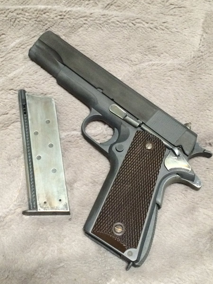 デッドプー太郎 子供の頃からずっと一緒にいるおもちゃ 18禁なのでじいちゃんと一緒に買いに行ったwaのコルトガバメント 俺 がついてるぜ 君のすぐそばにいつも俺がいる 度は高いですよ トイストーリー3