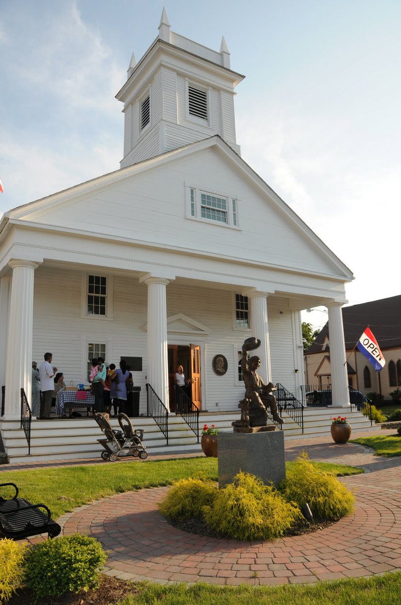 TOFranklinMA's tweet photo. Want to know more about Franklin's Historical Museum? Check out our latest Department Spotlight to learn more about the Museum and the role of our Town Archivist, Rebecca Finnigan. #history #perservation #community #franklinma https://t.co/O5KTqlZw7l https://t.co/nycaKReSet