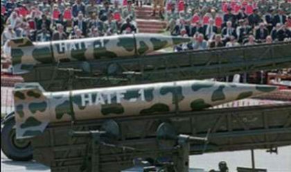 Defense785's tweet photo. Hatf-1 is a Short Range Ballistic Missile (SRBM) , currently operational with Pakistan Army. It has length of 6 metres and diameter of .56 meters. Its range is varies from 70-100 km. It is available in two variants Hatf-1A and Hatf-1B
#KnowYourForce https://t.co/nFrtS9jz2f