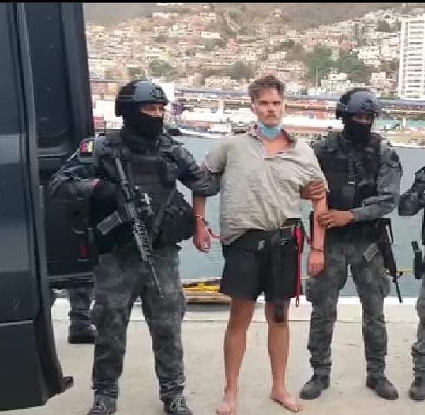 Le Venezuela va formuler une demande d'extradition à l'encontre de Goudreau. Mais deux autres ex-bérets verts de Silvercorp ont été eux arrêtés par les autorités vénézuéliennes.Il s'agit de Luke Alexander Denman et Airan Berry, tout deux vétérans de l'Irak.