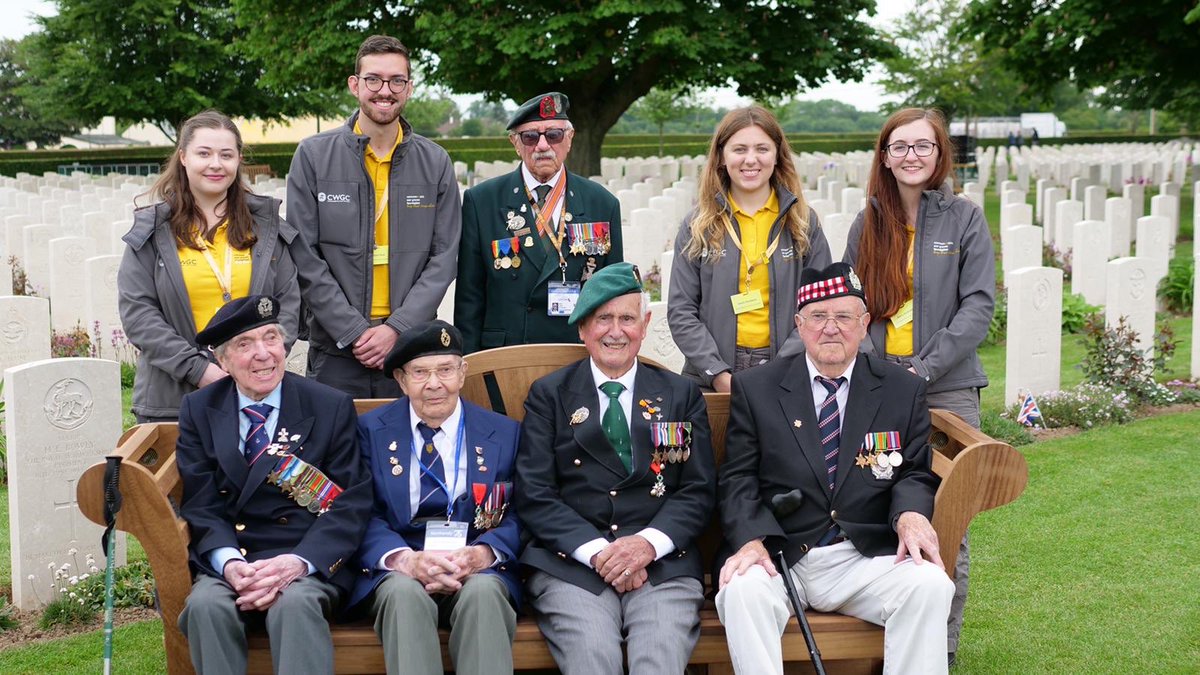 AnnaBrideox's tweet photo. #VEDay
75 years on, let us remember the cost of war and the lives of those who made the ultimate sacrifice.
#cwgc #cwgfinterns https://t.co/kiaR0igXlt
