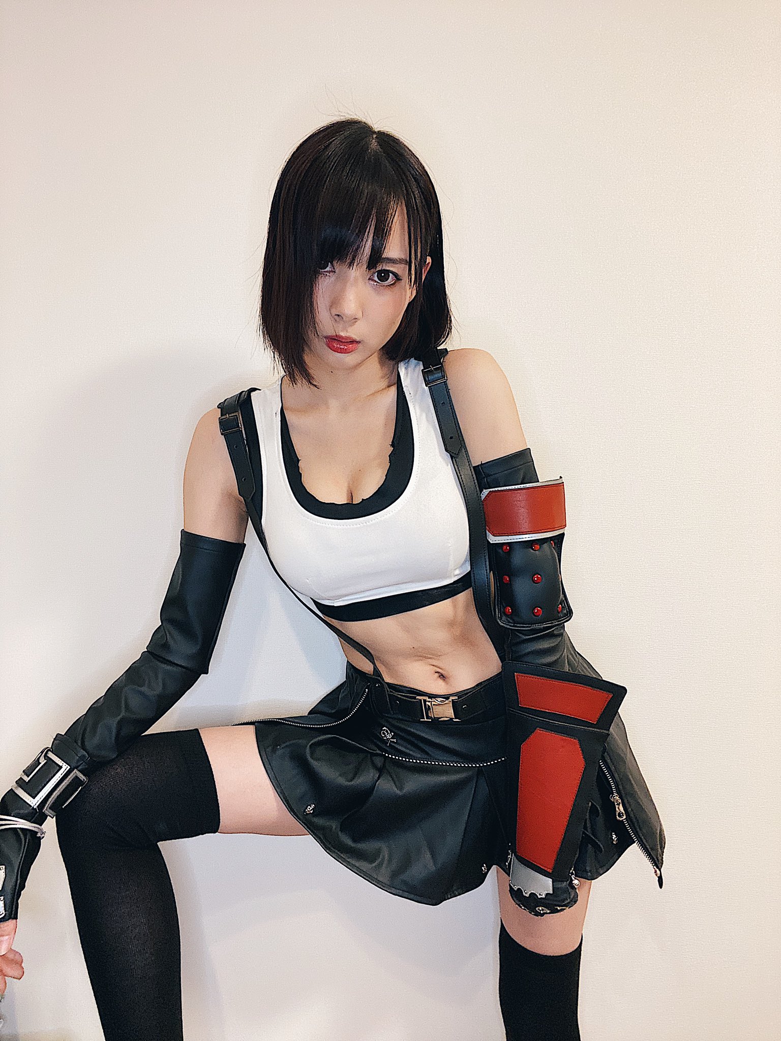 岡田紗佳 おかぴー 役満ボディーが Ff7 ティファの格好をしたら いつかちゃんとウィッグとかもやって全身撮りたい 随分前に衣装頼んだけど エアコミケ には間に合わなかった コスプレ ティファ Ffvii