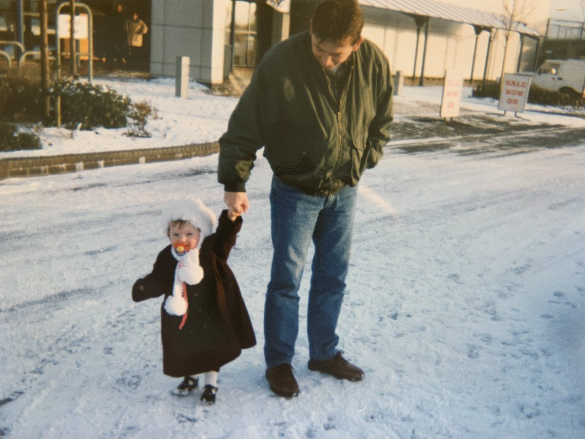 Rebecahhhhhh's tweet photo. That time me and Grandad were extras in Home Alone https://t.co/B3izY18Oky