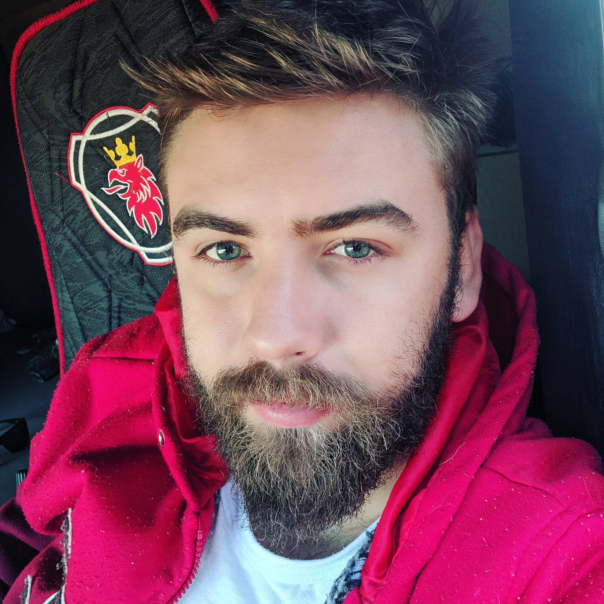 luansiliense's tweet photo. #NewProfilePic https://t.co/8gh8s7YWRZ