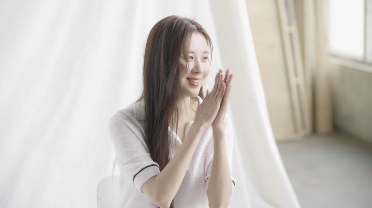 SeohyunPoint's tweet photo. Chic model to bursting baby smile ㅠㅠ Cutest in the world 💕
#SEOHYUN #서현 #서주현
#잇미샤 #ItMichaa #MULTIPERSONA https://t.co/XK59pDO7IU