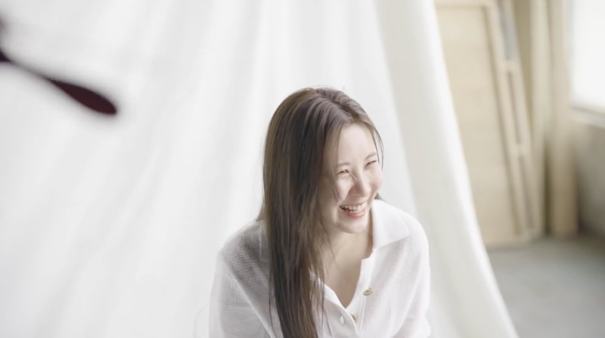 SeohyunPoint's tweet photo. Chic model to bursting baby smile ㅠㅠ Cutest in the world 💕
#SEOHYUN #서현 #서주현
#잇미샤 #ItMichaa #MULTIPERSONA https://t.co/XK59pDO7IU