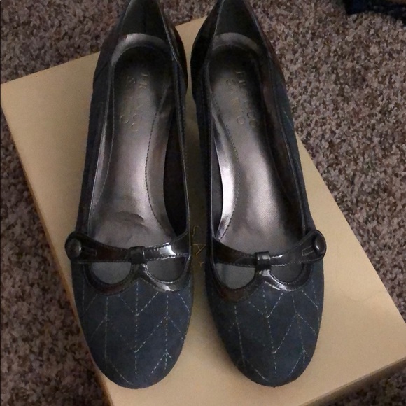 So good I had to share! Check out all the items I'm loving on <a href="/Poshmarkapp/">Poshmark</a> #poshmark #fashion #style #shopmycloset #simplyveraverawang #vincecamuto #francosarto: posh.mk/vqmlNfmVj6