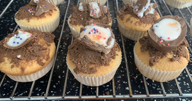 BgisN's tweet photo. Another eggcellent entry from a year 8 #Broadgreenbakeoff @BGreenIntSchool https://t.co/7dciEnG9Eb