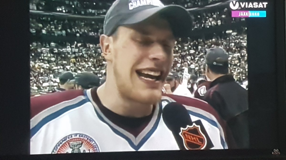 Onnea <a href="/TampereenPoika/">Ville Nieminen</a> pytystä! Lämmitti juuri päättynyt <a href="/Viaplay_FI/">Viaplay</a> -uusinta 2001 vuoden game 7:sta. Todella tyylikästä, miten Avs huomioi Ray Bourquen pitkän kannujahdin.