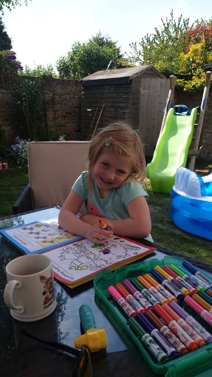 NcrosslandNeil's tweet photo. @LarchwoodPS Isla doing homework in the garden before play time. #classRR https://t.co/s1LZXQ51vX