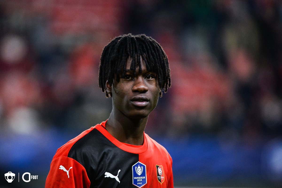 Camavinga : « Ce que je sais de mon avenir, c'est que j'irai gratuitement à Fougères finir ma carrière. Je ne demanderai qu'un petit bon à la buvette après les matchs. Un jus de pomme, il vaut mieux préciser. »

(Ouest France)
📎 ouest-france.fr/sport/football…