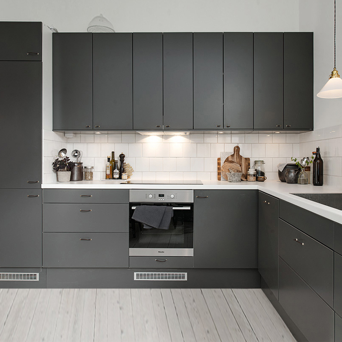 Milcraftcabinet's tweet photo. MillCraft dark grey kitchen cabinet solution. For more information https://t.co/EkK0Otlz3j
#cabinet #kitchen #kitchendoor #kitchensamples #vintage #kitchenlove #slabkitchendoor #miele #stylelite #manufacturingwithprecision #kitchendesign #customdesign #kitchencabinets #cabinetry https://t.co/WtiU82QtkJ