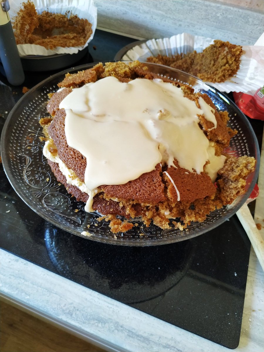 adamclements's tweet photo. Oh my fuckin God. #CakeDisaster https://t.co/taQhWE1rB3