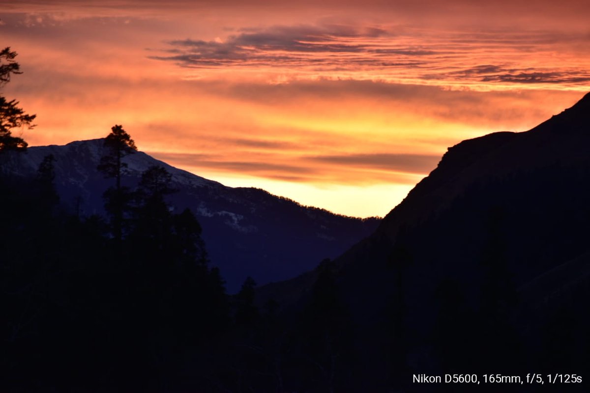 TrailsTrek's tweet photo. Every sunset brings the promise of a new dawn....
.
.
.

#travel #travelphotography #photography #nature #travelgram #love #photooftheday #instagood #wanderlust #adventure #travelblogger #trip #vacation #traveling #picoftheday #explore #travelling  #naturephotography #sunset https://t.co/NLigCZjoqg