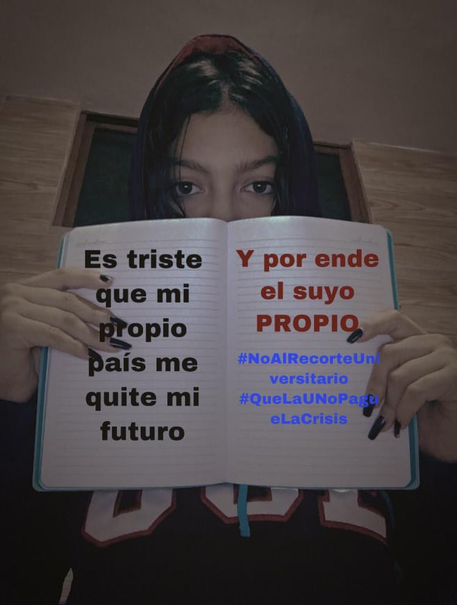 #NoAlRecortePresupuestario 
#QuelaUnopaguelaCRISIS 
#Huelgaeducativaec 
#NoAlRecorteUniversitario 
#TodosSomosLaU
#EducacionPublica 
<a href="/Lenin/">Lenín Moreno</a> <a href="/ottosonnenh/">Otto Sonnenholzner</a> <a href="/lacentralec/">Universidad Central del Ecuador</a> <a href="/ecuavisa/">Ecuavisa</a> <a href="/teleamazonasec/">Teleamazonas</a> <a href="/elcomerciocom/">El Comercio</a> <a href="/lahoraecuador/">La Hora Ecuador</a> <a href="/Educacion_Ec/">Ministerio de Educación, Deporte y Cultura</a> <a href="/cnni/">CNN International</a> <a href="/Presidencia_Ec/">Presidencia Ecuador 🇪🇨</a> <a href="/AsambleaEcuador/">Asamblea Nacional</a>