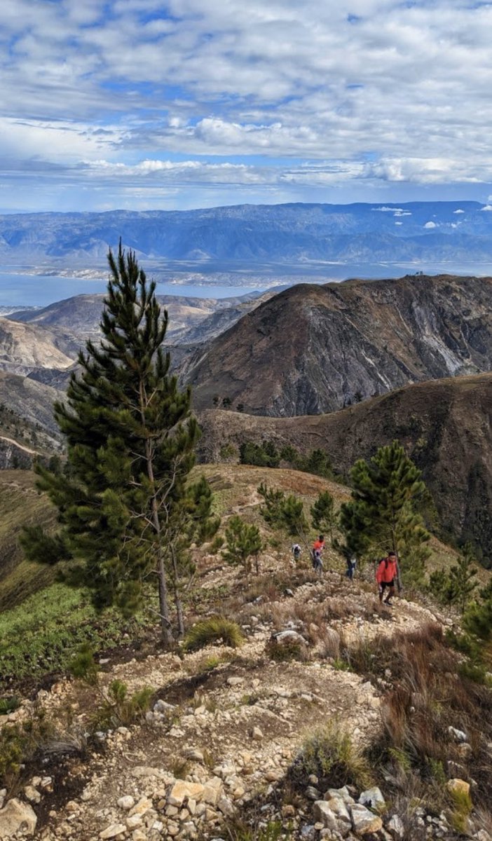 5/8: Did you know Haiti  has the most mountains  out of all the countries in the Caribbean? 2 tallest mountains  are Pik Lasel (highest peak) and Pic Macaya (2nd highest) part of Pic Macaya National Park 