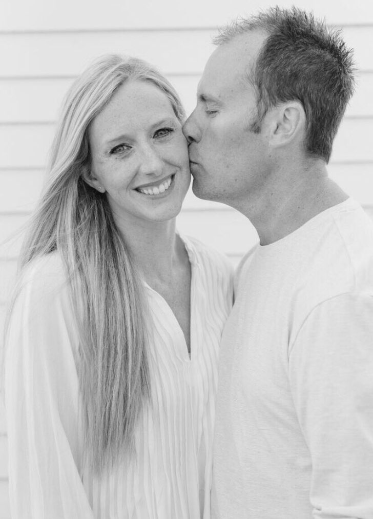 SpideLandersHKY's tweet photo. Proud &amp; Happy day on PEI !
All COVID-19 Cases are recovered. 
Nurses are INCREDIBLE people, This is my wife Michelle, she is a ER Nurse here in Charlottetown.. We are all so grateful for all of our Healthcare Workers on the frontlines. THANK YOU ! ❤️ 
#COVIDWarriors https://t.co/Av75zSopqE
