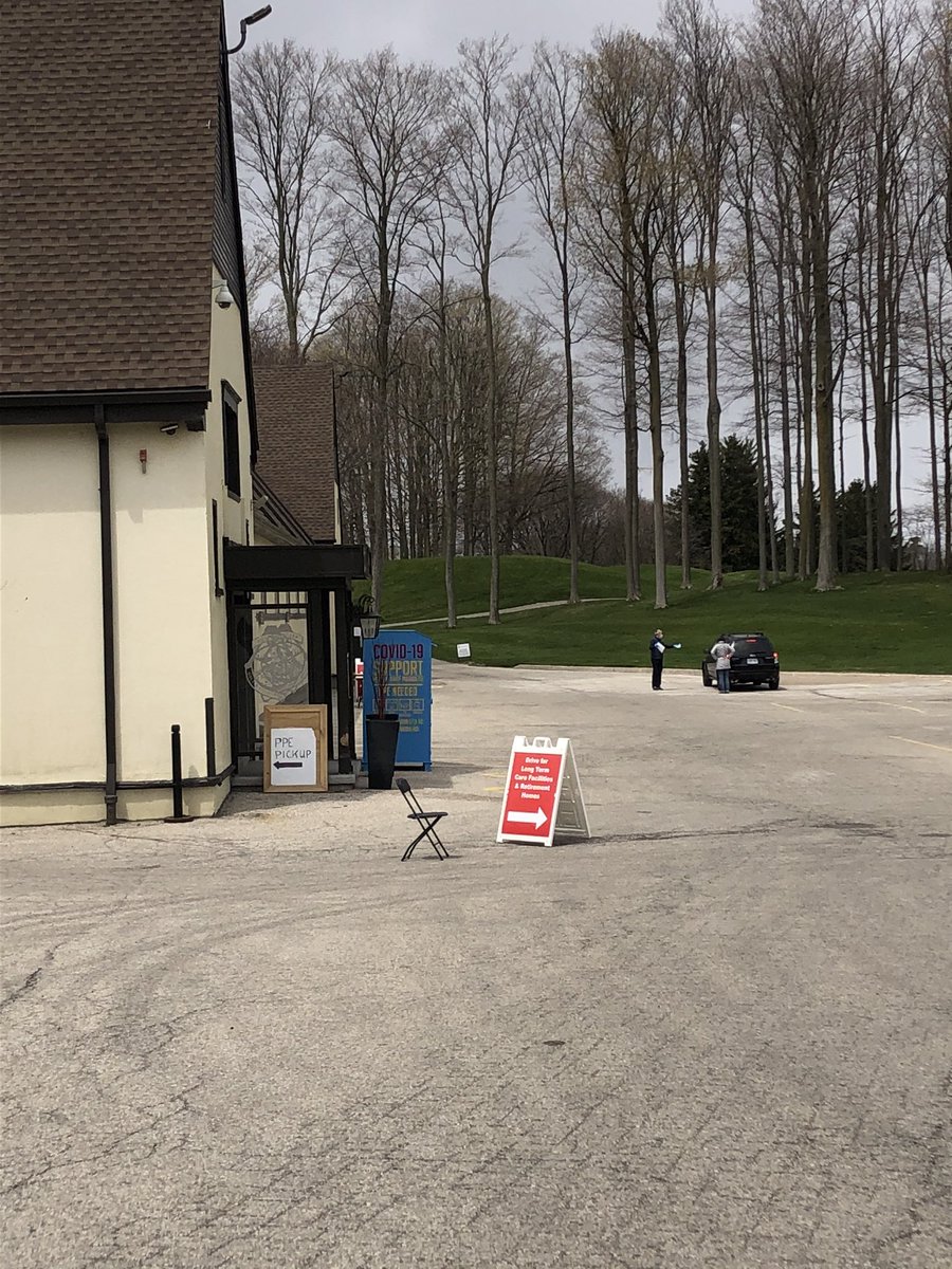 KatieALewis's tweet photo. There’s still time to drop donations for the @Communitech drive for LTC and retirement homes. Check here for their wish list https://t.co/krW07rK8KJ
Items can be dropped @WestmountGolfCC until 4 today. #PPEDrive #kwawesome https://t.co/20TnK2F1dy