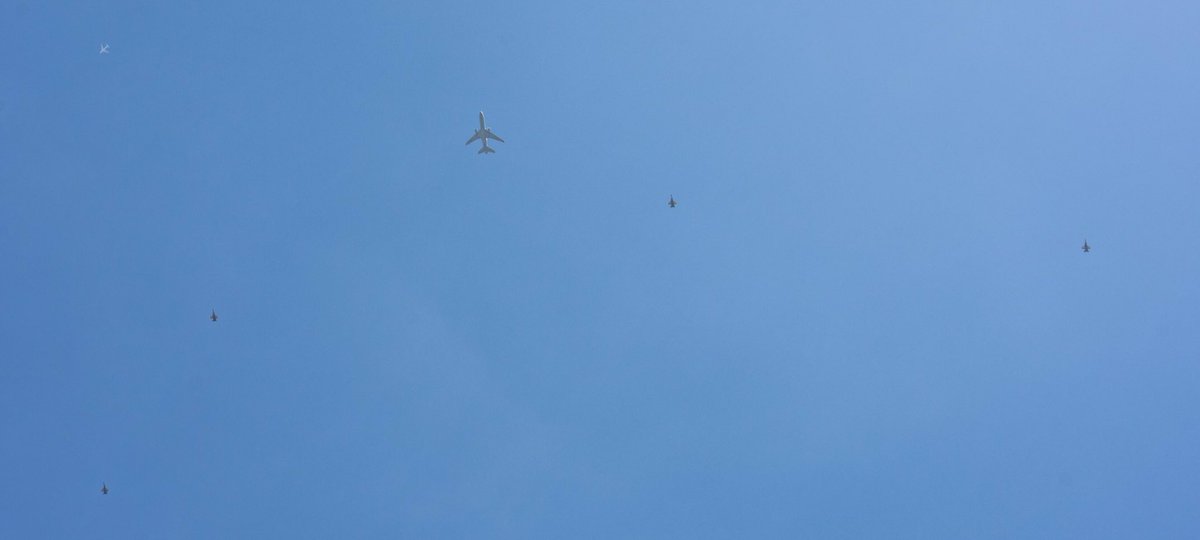 PlaneSpotter3's tweet photo. Blue Angels spotted flying over with two tankers from McGuire AFB heading to Miami for flyovers! https://t.co/SdhvdhSBvw