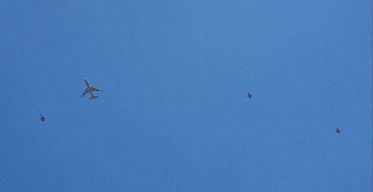 PlaneSpotter3's tweet photo. Blue Angels spotted flying over with two tankers from McGuire AFB heading to Miami for flyovers! https://t.co/SdhvdhSBvw