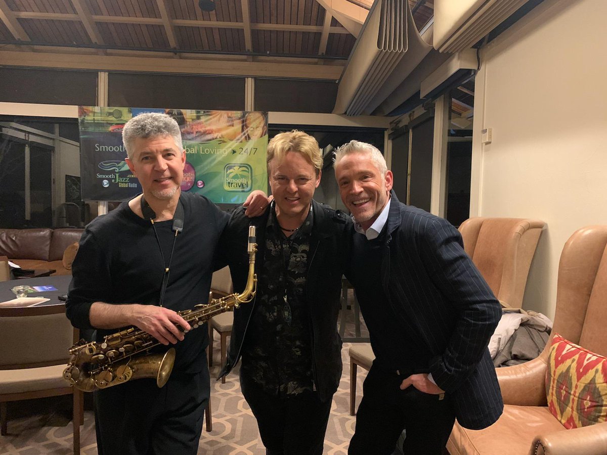 Happy Friday everyone! Steve's keeping busy in the studio writing and producing some new projects, including his next solo album. We can't wait until the live concerts resume. Here's a pic from this past January at the Jazz Weekender with Nelson Rangell and Dave Koz. Take care!