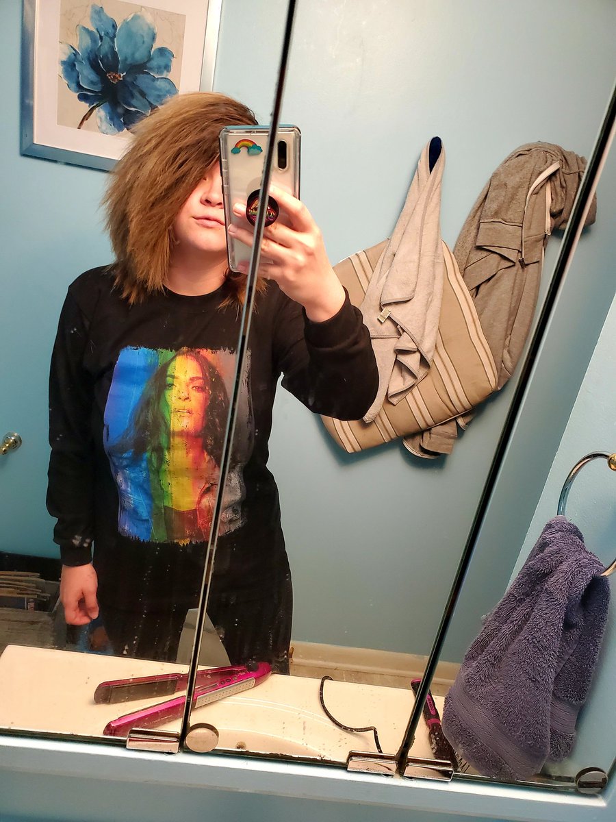DevilleWorshipr's tweet photo. My dirty mirror and I are ready for tonight💪 #TeamSonya #Smackdown #SonyaInTheBank #ComingSoon #loading #SonyaDeville #HeavyHeart #RainbowLove #DaddyDeville https://t.co/OMecHHG154
